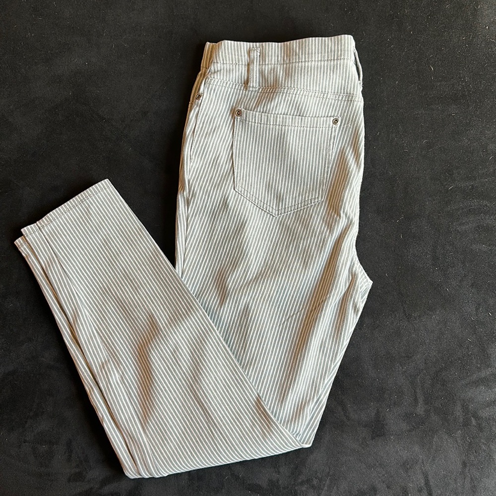 Terra & Sky Grey Striped Jeggings